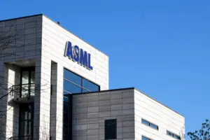 ASML: 반도체 산업의 혁신을 선도하는 기업