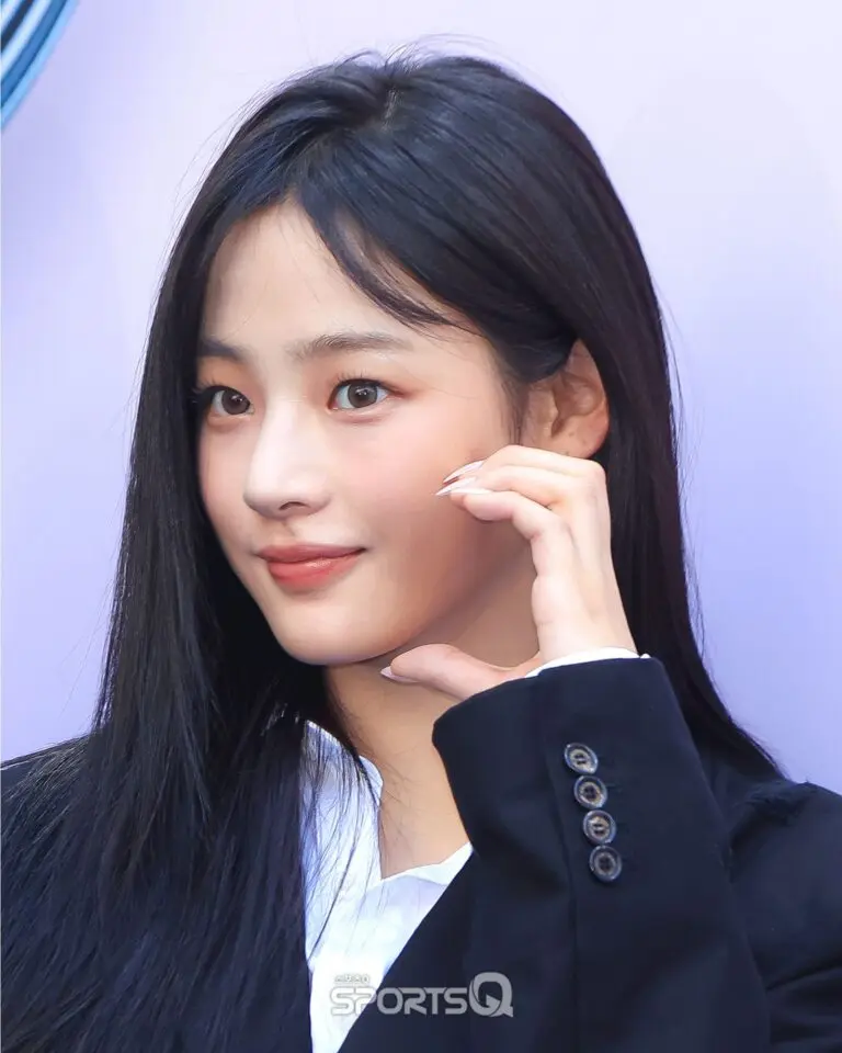 김민지: 가요계에서의 눈부신 활약과 기대