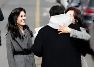 홍라희 — KR news